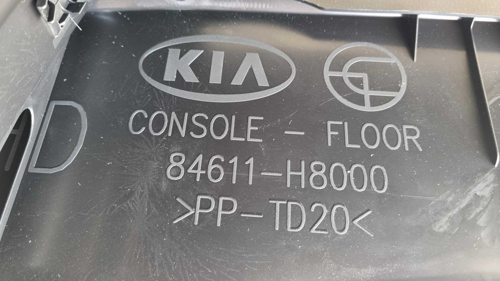 Consola central KIA STONIC / RIO 84611-H8000