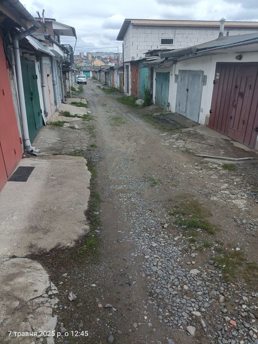 Продам гараж на Виставці