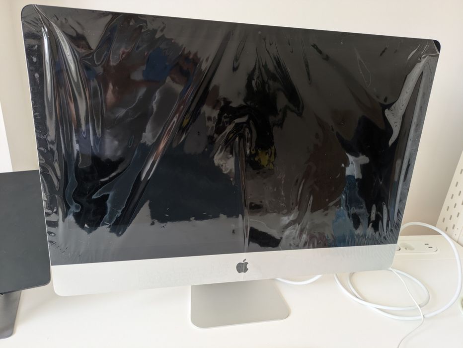 Apple iMac 27" Retina 5K (2020) i5/8GB/256GB SSD/Radeon 5300 – Stan bardzo dobry/ Komplety