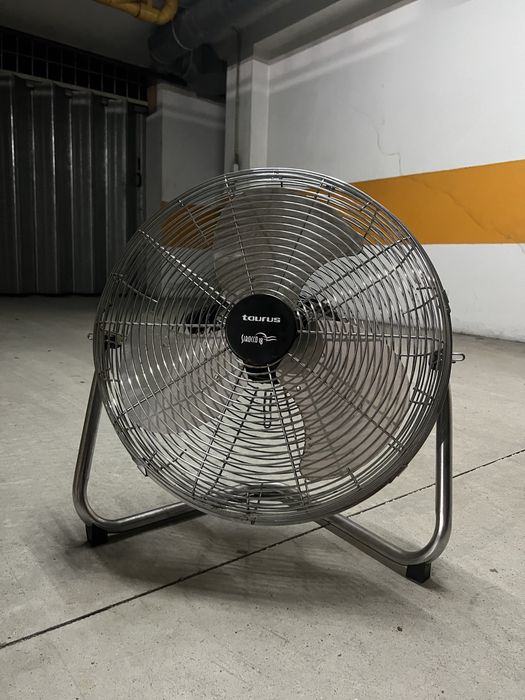 Ventoinha de chão Taurus