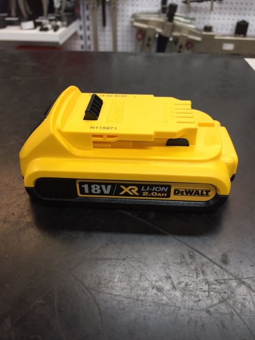 Bateria carril XR 18V Li-Ion 2,0Ah DeWALT DCB183
