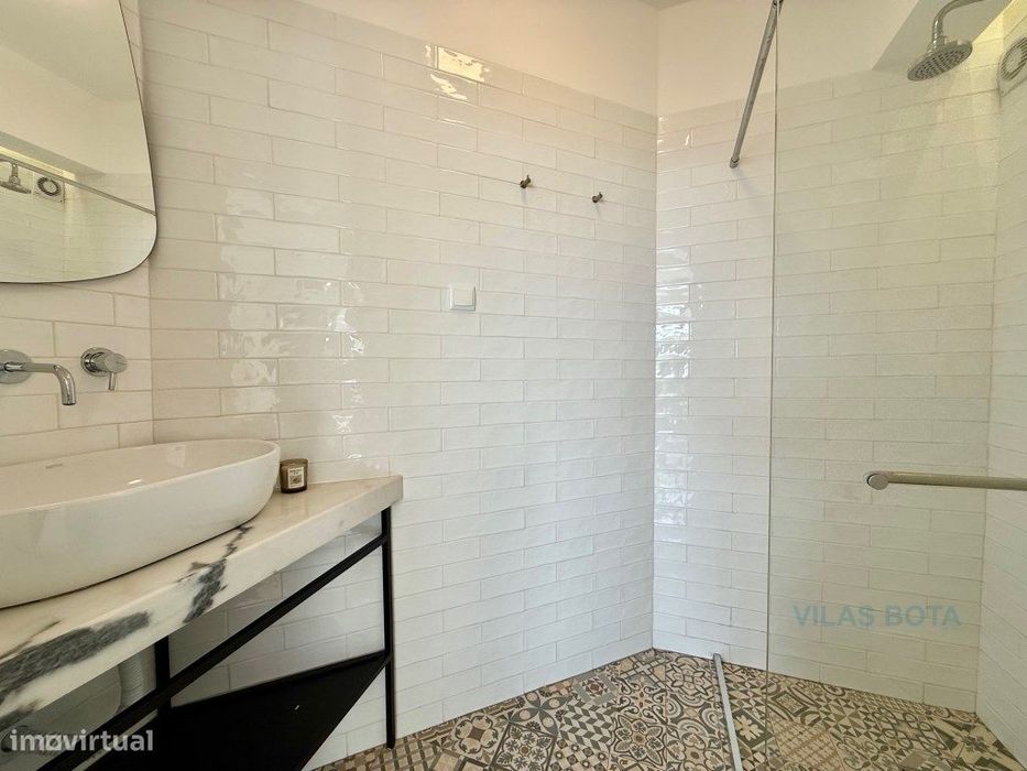 Apartamento T1 Renovado com Vista Mar a 100 metros da Praia Quarteira