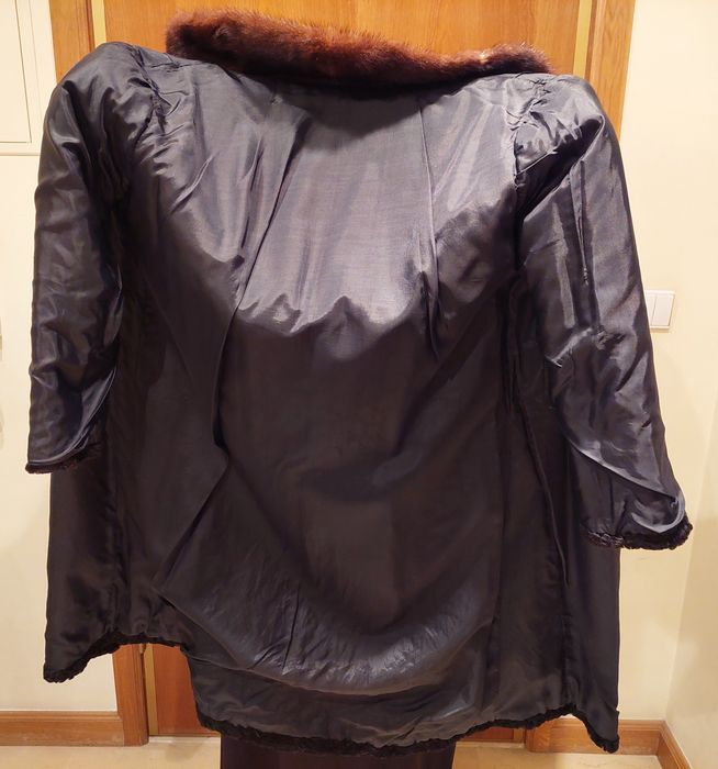 Casaco Senhora Vintage em Astrakan