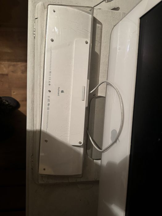 Komputer iMac z klawiatura