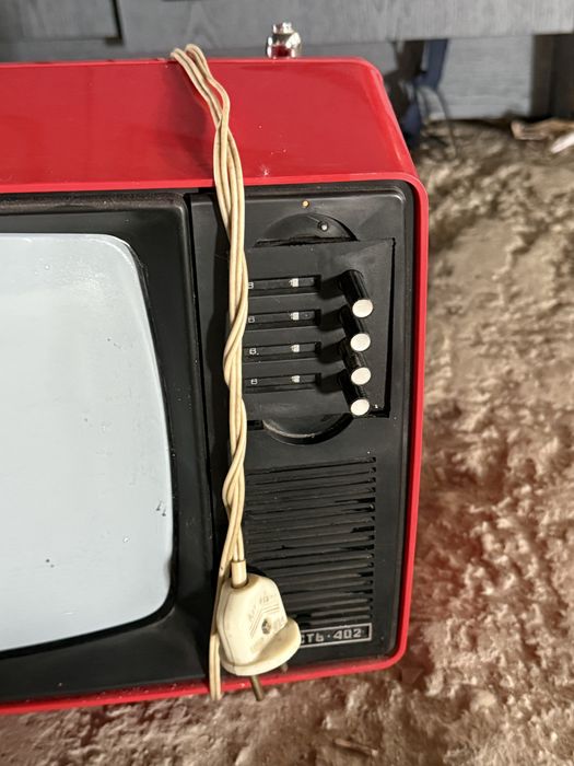 Zabytkowy Telewizor Junost 402 CRT / PRL