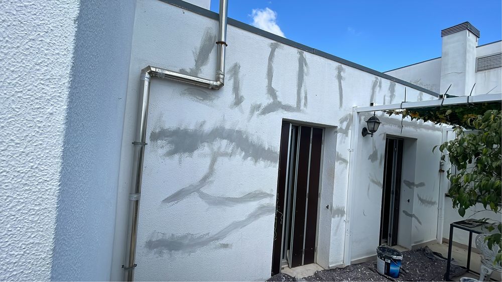 Roni santios  Cores  Concreta  Pinturas em Rapel e Andaimes telhados   Canaliização  Eletricidade