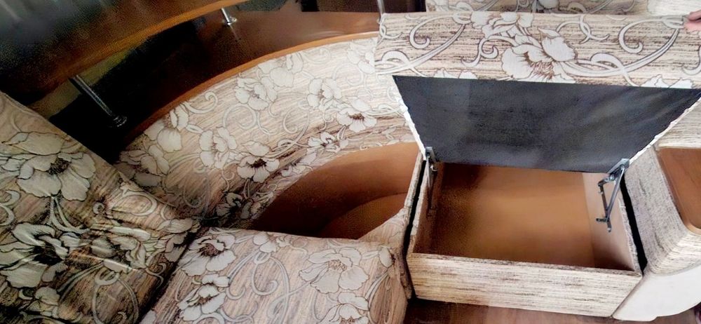 Продам два угловых дивана. Доставка