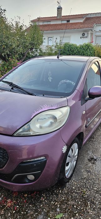 Carro de Menina. Modelo Envy. Cor roxo. Impecável. Duas únicas donas. 4 pneus e jantes novos. Bateria nova. Troca de óleo e filtro ok. IUC e inspeção
