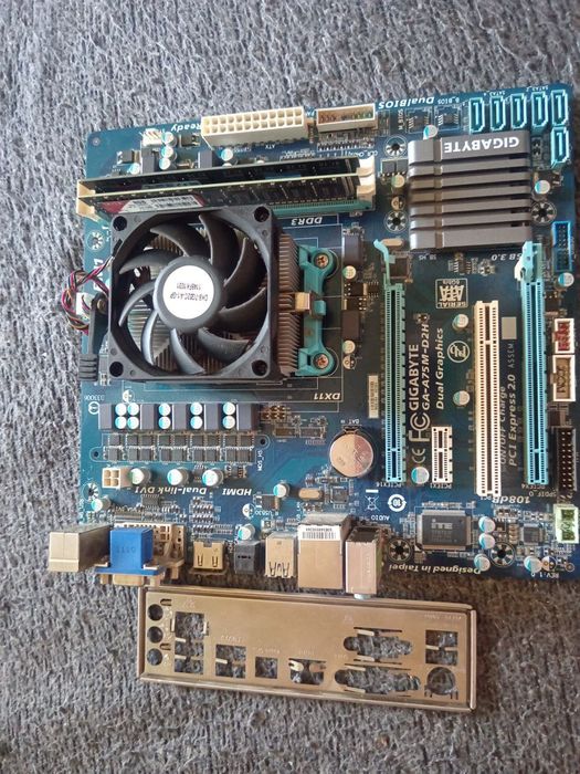 Продам комплект gigabyte ga a75m-D2H