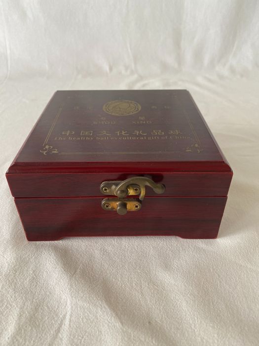 Belíssimo conjunto bolas tai shi meditação com caixa em madeira