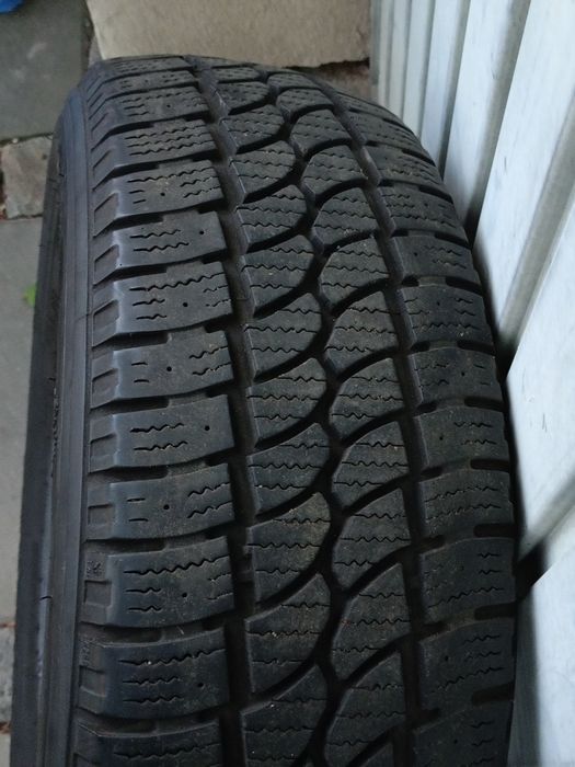 Opony 215/65r16c zimowe 2 szt.