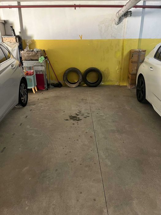 Arrendo garagem coberta próximo a Salvador caetano - gaia