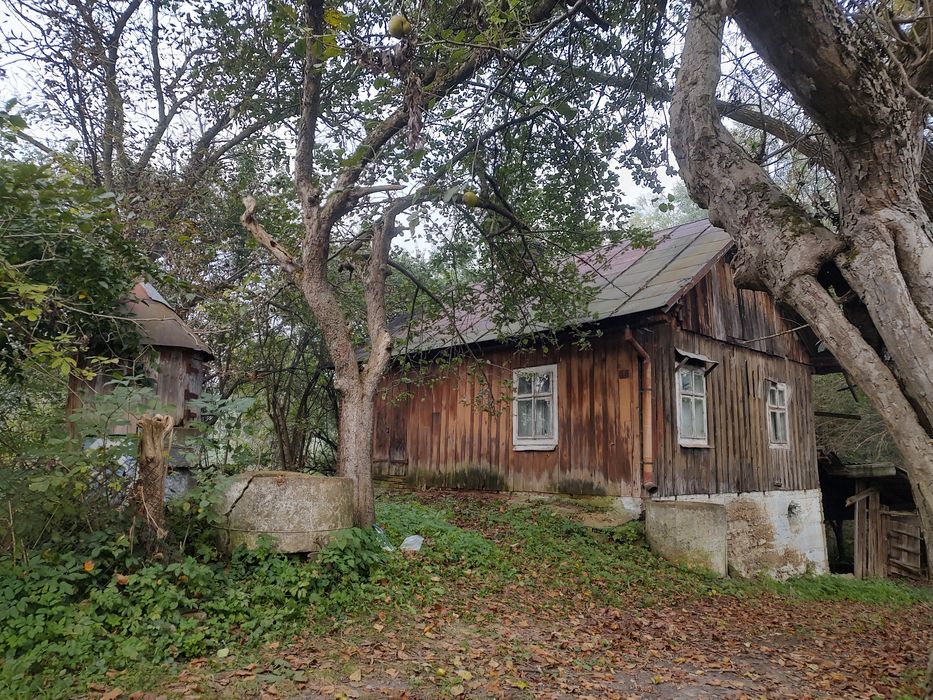 Продаж будинку з землею і садом