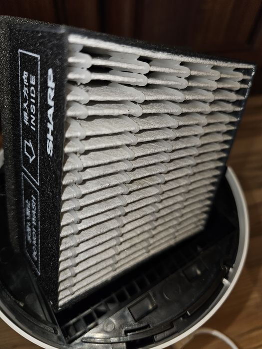 Oczyszczacz powietrza Sharp UA-PN1E-W