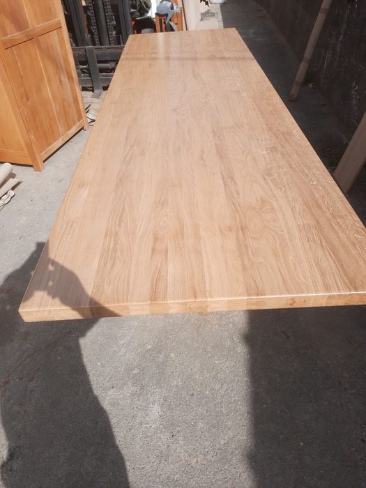 Mesa de jantar em carvalho maciço