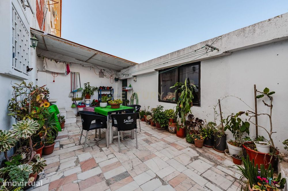 Apartamento T2 à venda na Praceta Dom João IV