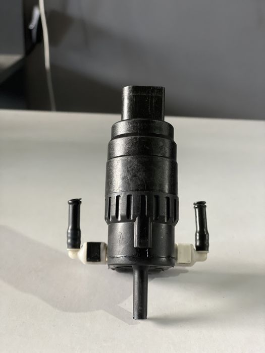 Насос стеклоомывателя ,моторчик омивача,омивателя,шкода фабія ,fabia