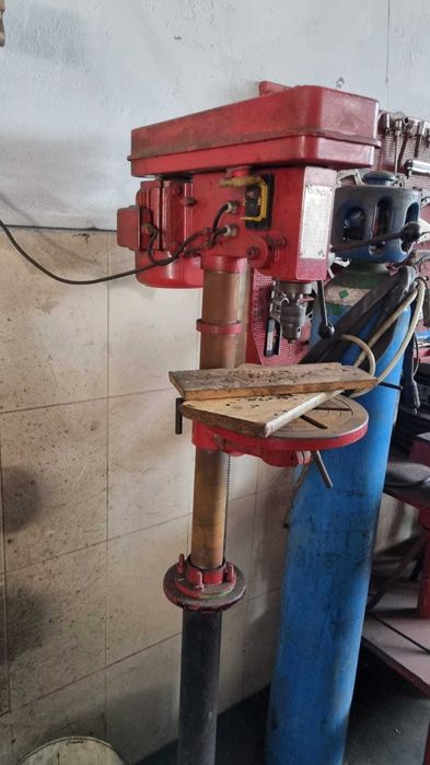 Recheio completo de oficina auto — venda em lote (elevador OMCN, equipamento e stock)