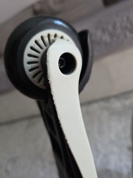 Продам самокат біговел scoot and ride