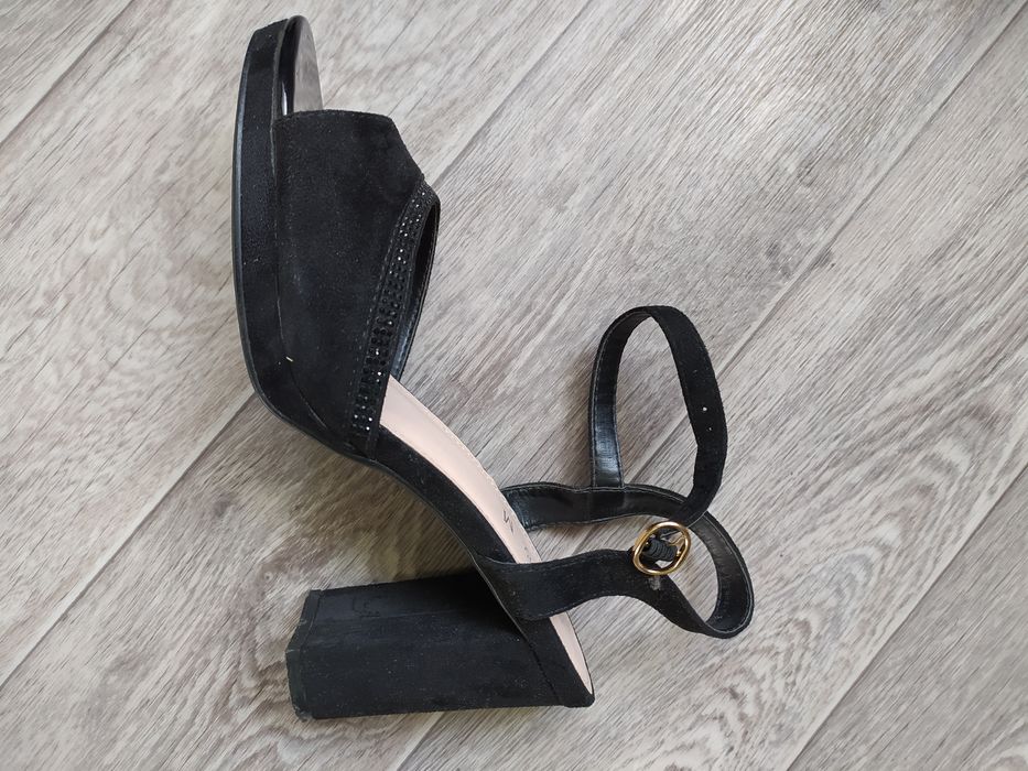 Красивые босоножки