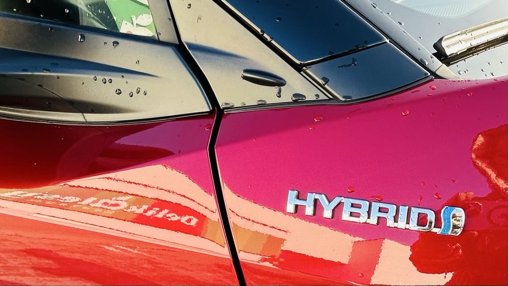 Toyota CHR  rocznik 2019 1.8 hybrid