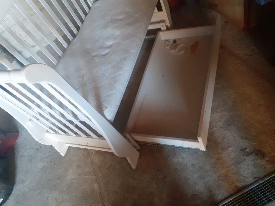 ПРОДАЄТЬСЯ..Дитяче ліжко..