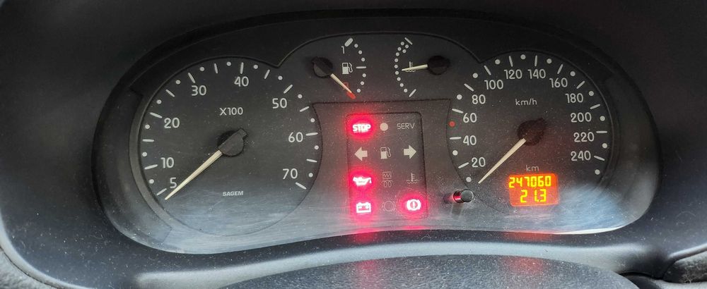 Vendo Renault Clio 1100cc 2000 foto 5