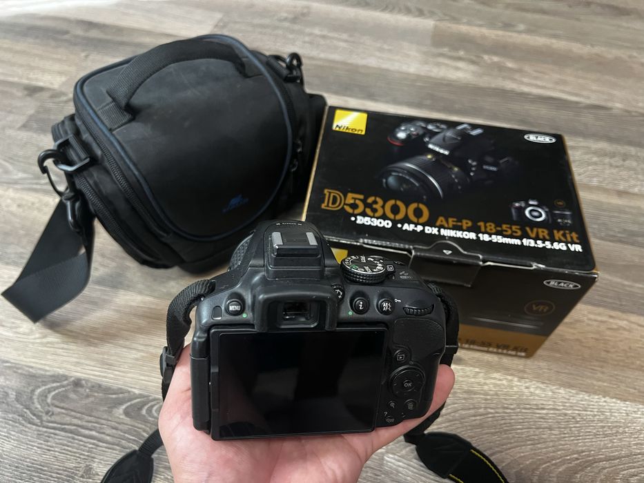 Фотоапарат Nikon D5300 Kit (18-55mm VR)