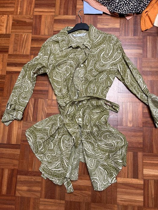 Casacos e vestidos