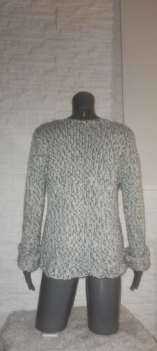 Sweter zimowy biało zielony z blyszcząca nitką