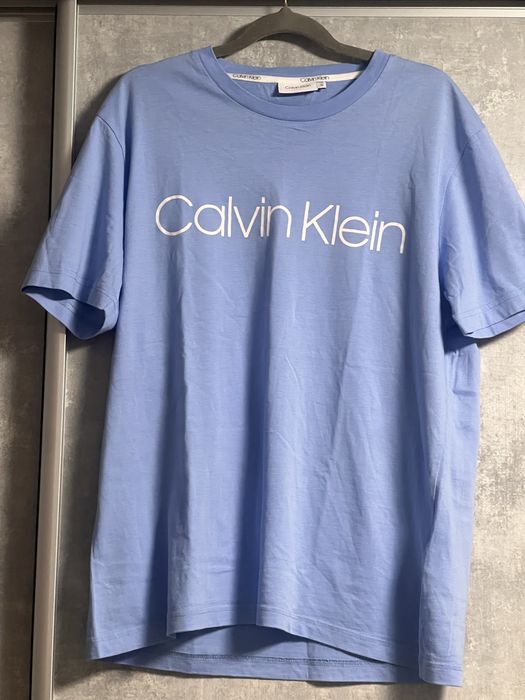Футболка бренда Calvin Klein
