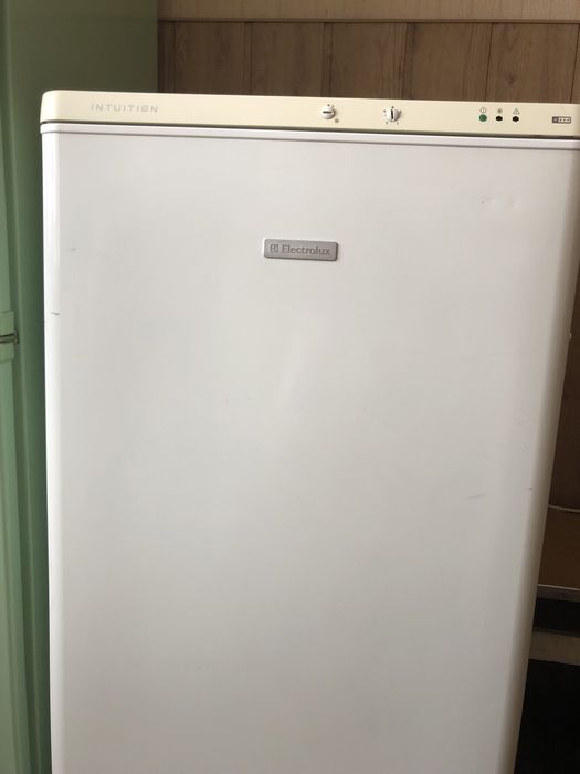 Продам морозильну камеру