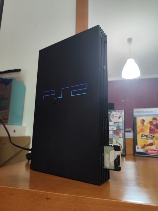 Pack Consola Sony PlayStation 2 (PS2) Fat + 2 Jogos + Memory Card + Cabos