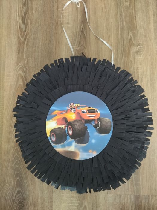 Piniata Blaze i Megamaszyny