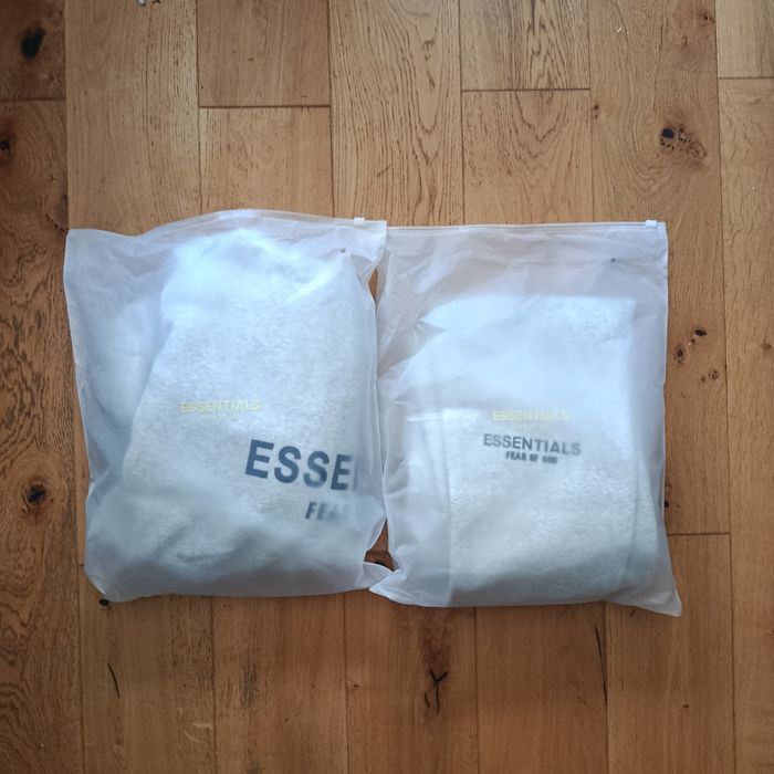 Dress ESSENTIALS bluza i spodnie