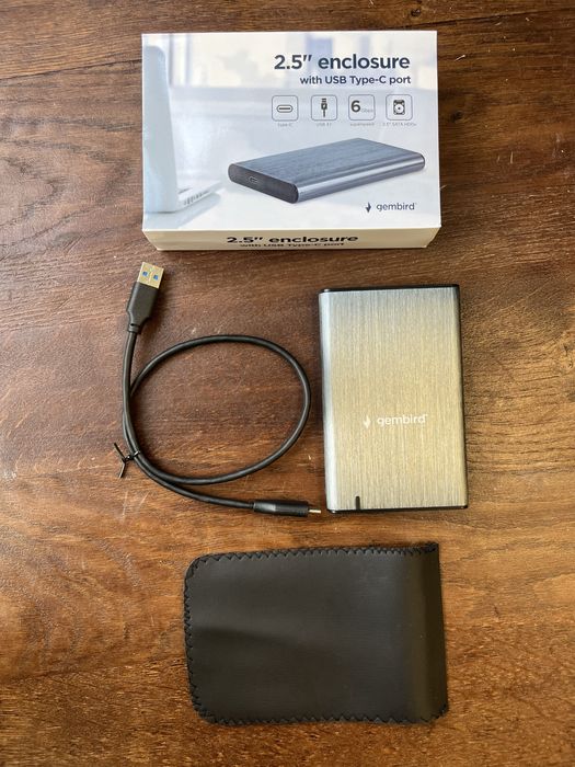 Зовнішній швидкісний жорсткий диск на 500гб,
