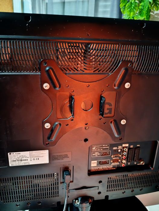 Televisão LG 32 polegadas - Ideal para Box ou Consola"