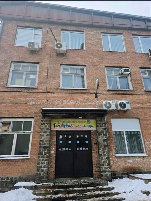 Здається в оренду офіс на вул. Дарвіна