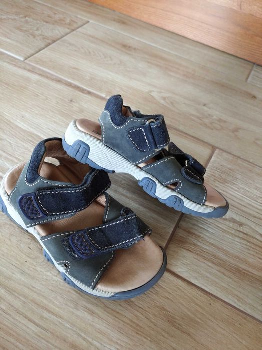 Sandałki dla chłopca r 25