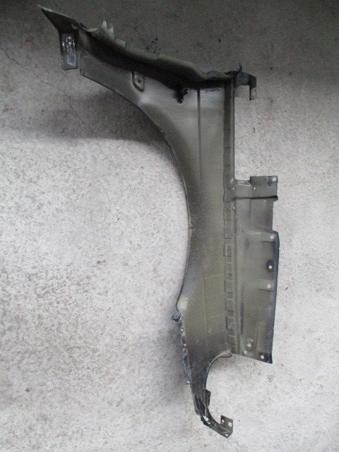 Guarda-lamas esquerdo SAAB 9-5 Sedan (YS3E)