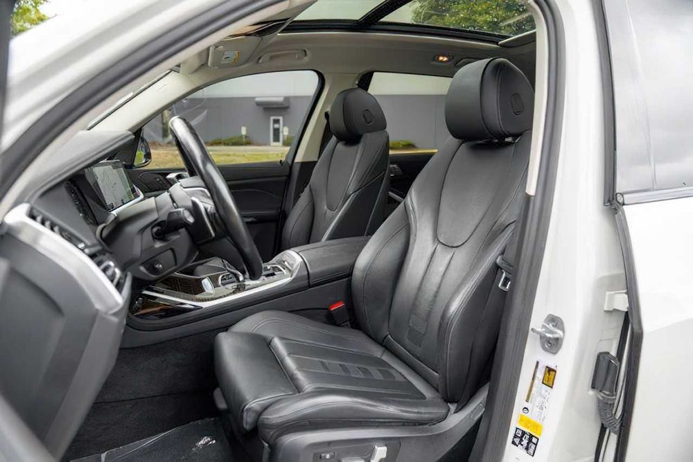 BMW X7      2021