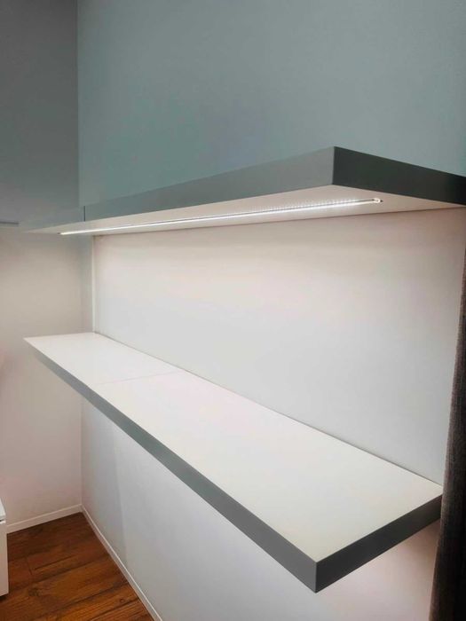 Prateleiras com iluminação LED