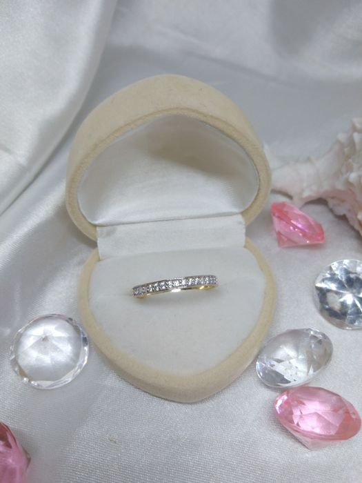 Piękny złoty pierścionek z cyrkoniami, złoto próby 585, r. 15