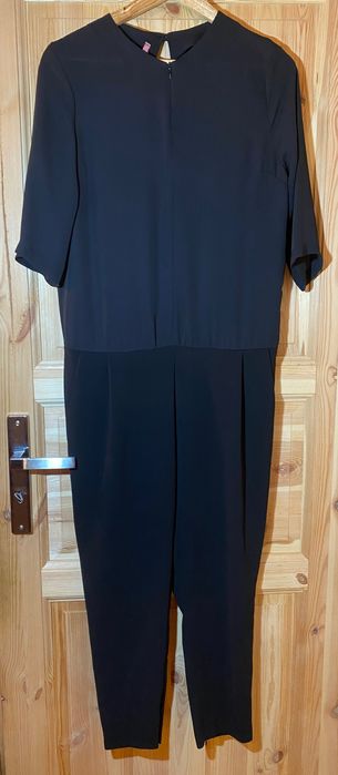 Klasyczny elegancki czarny kombinezon Imperial M glamour odkryte plecy