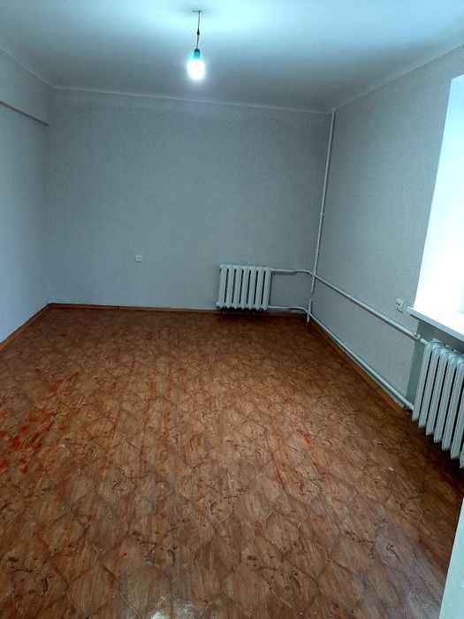 Ціна за 2 кімнати в гуртожитку, 18+7,виведені в одиницю, вільні,Сталев