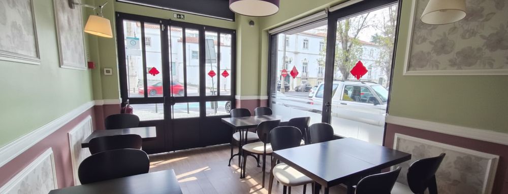 Arrendo café snack bar totalmente equipado no Lumiar - Oportunidade