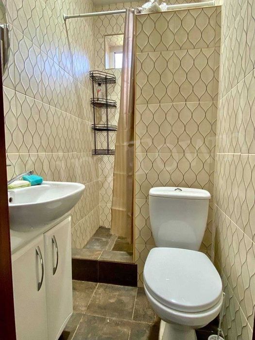 Продається житловий комплекс у с Дівички