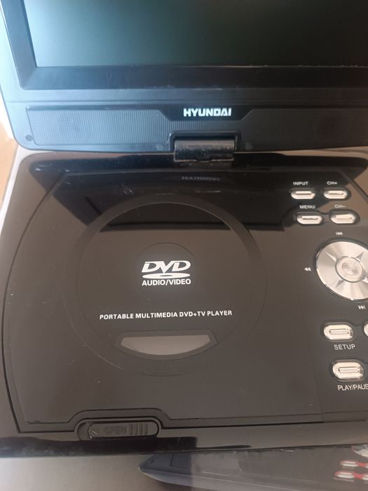 Портативний DVD плеєр HYNDAI 9.5" PDP498SUATV