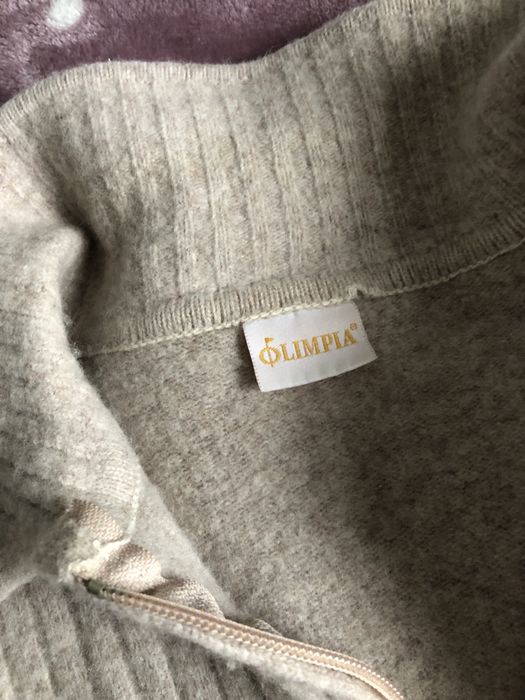 Wełniany sweter sweterek bezowy na suwak