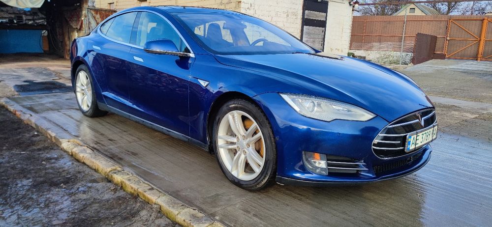 Tesla model s 90D
